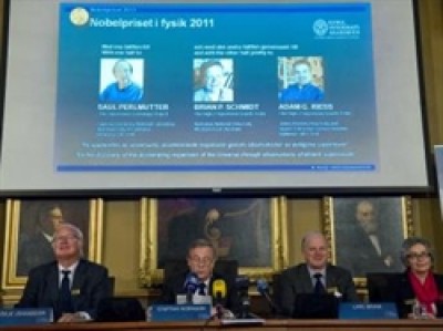 Nobel Vật lý thuộc về ba nhà khoa học Mỹ, Úc